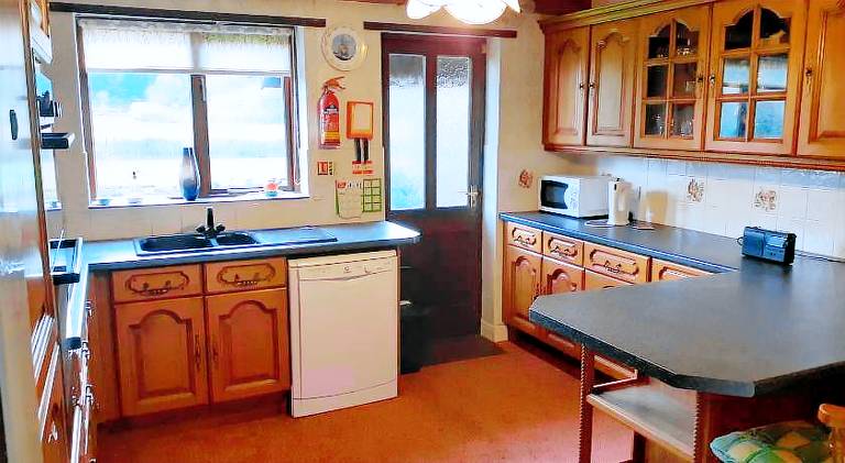 Vacation home with jacuzzi | Pets allowed — photo 4