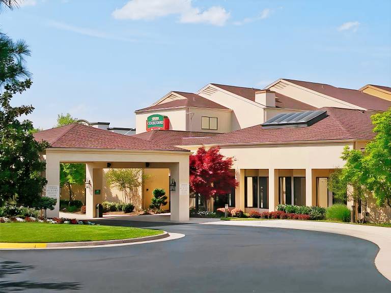 Courtyard by Marriott Dulles Airport Chantilly in Chantilly, VA