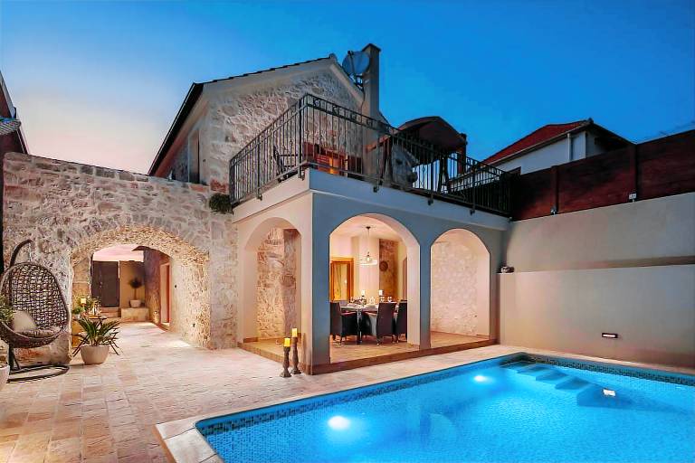 Villa with garden & private pool — photo 3