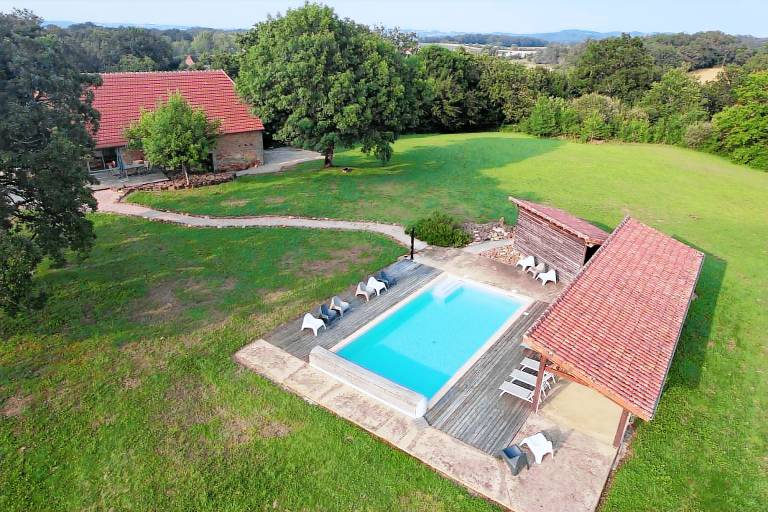 Gite with terrace, garden & private pool | Dogs allowed — photo 3