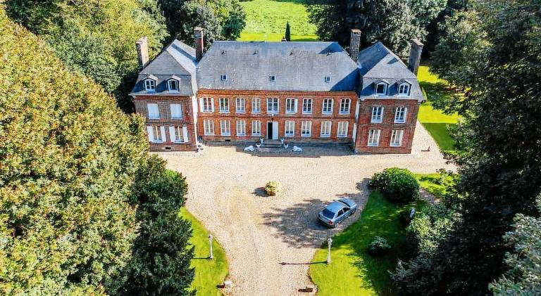 Chateau De Grosfy in Rouen
