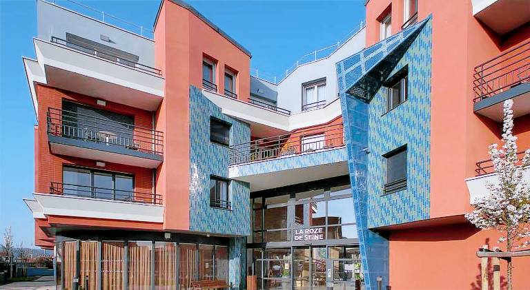 Serviced apartment with yard, terrace & jacuzzi | Suitable for remote work | Pets allowed — photo 3