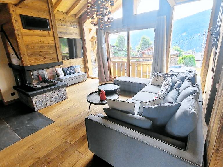 Luxury chalet in Les Gets with hot tub and pets allowed, close to slopes — photo 3