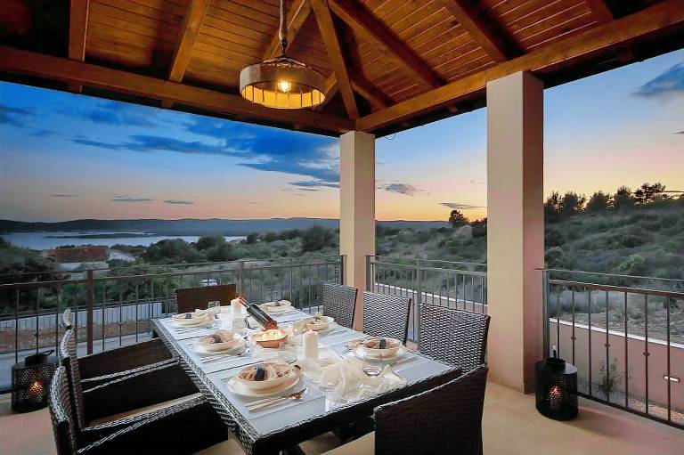 Villa with terrace, private pool & yard | Sea view | Next to the beach | Pets allowed — photo 3