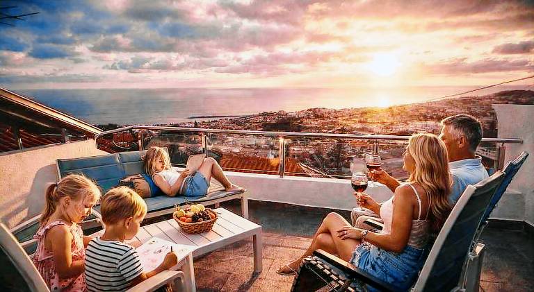SeaView house-quiet, 7 mins to town, stunning view in Funchal