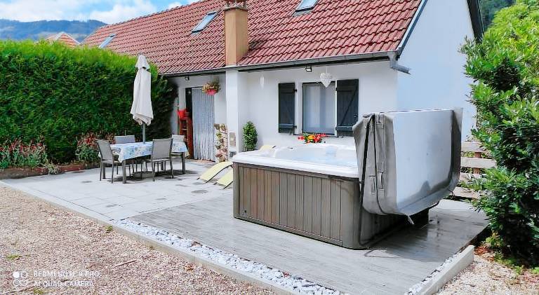 House with jacuzzi | Pets allowed — photo 5