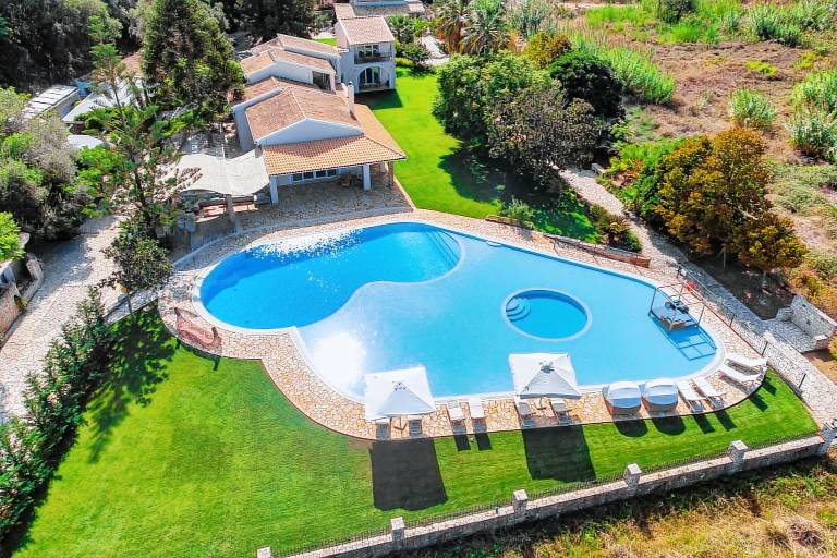 Family-friendly villa with garden, terrace & barbecue | Garden view | Beach nearby | Dogs allowed — photo 4