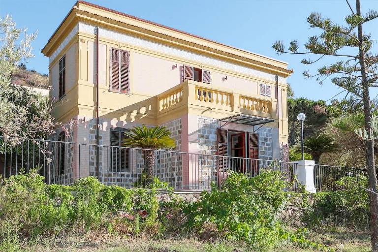 Villa  Mazzaforno