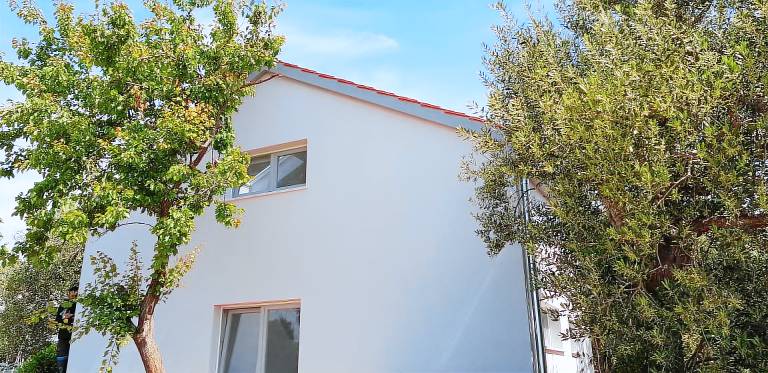 House with fast internet, BBQ & yard | Beach view — photo 2