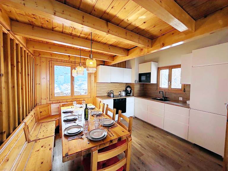 Chalet with terrace & yard — photo 5