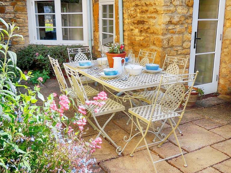 House with yard, patio & barbecue — photo 5