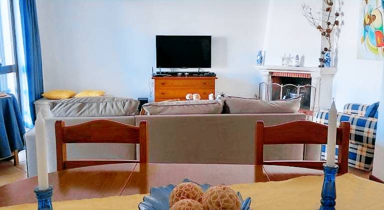 Vacation home with patio & barbeque — photo 2