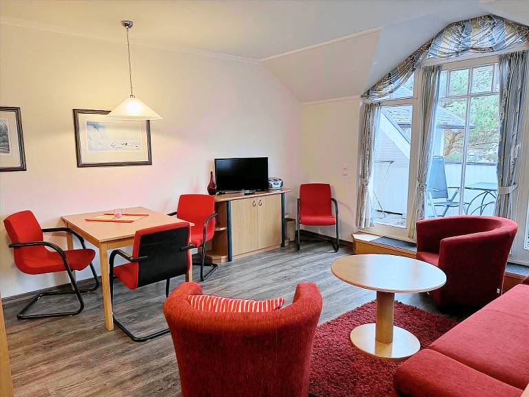 Klassik Ferienwohnung mit 1 Schlafzimmer und Balkon im Dachgeschoss in Binz