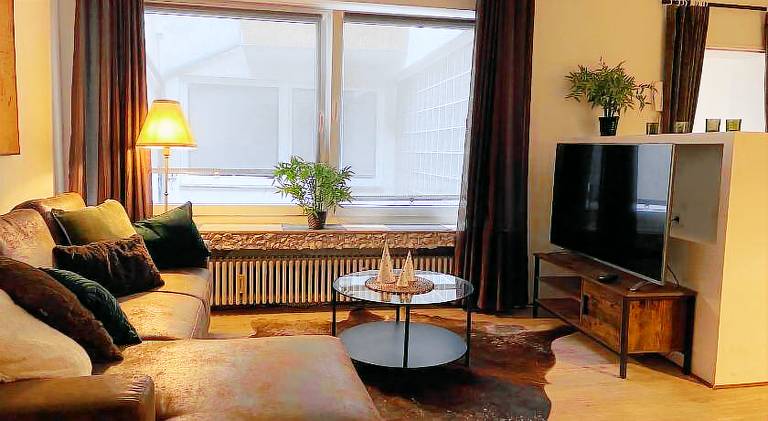 Rental apartment | Near Chocolate Museum | Perfect for remote work in Cologne