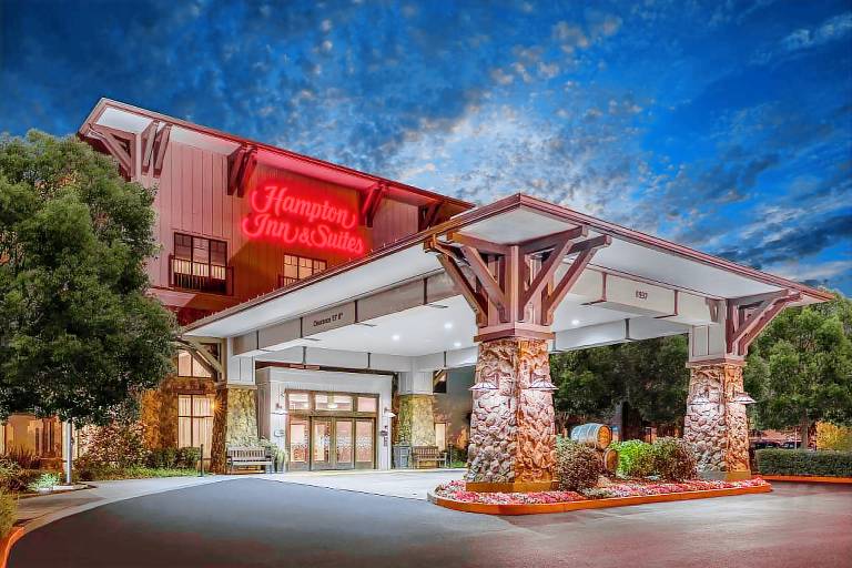 Hampton Inn & Suites Windsor - Sonoma Wine Country in Sonoma, CA
