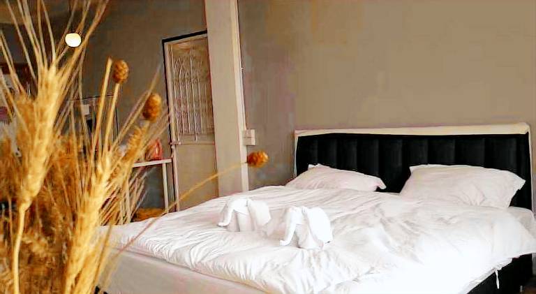 Serviced apartment with patio | Pets allowed in Bangkok