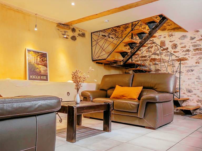 Spacious 10-Person Holiday Home – Gîte de la Fontaine – Les Cammazes — photo 5