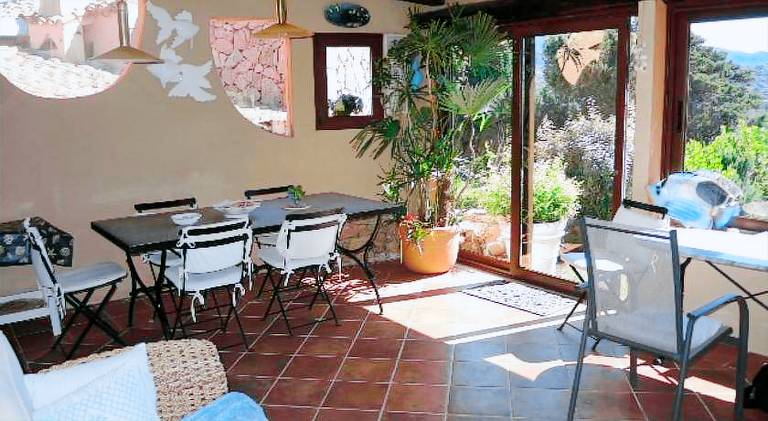 Villa with pool — photo 4
