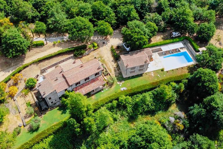 Family-friendly villa with jacuzzi, private pool & garden | Pets allowed — photo 3