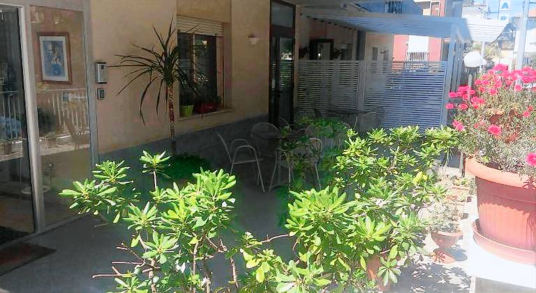 Rental apartment with garden — photo 5