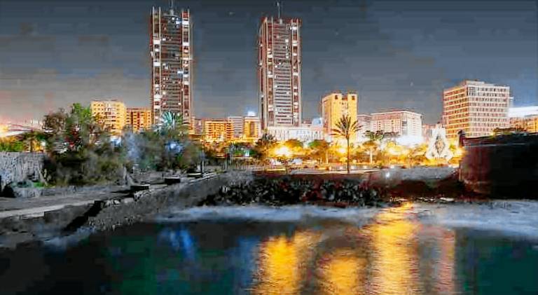 Holiday apartment | Next to Plaza de España | Pets allowed — photo 3