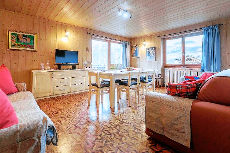 Chalet with patio, garden & fast internet | Mountain view | Perfect for remote work | Pets are welcome — photo 4