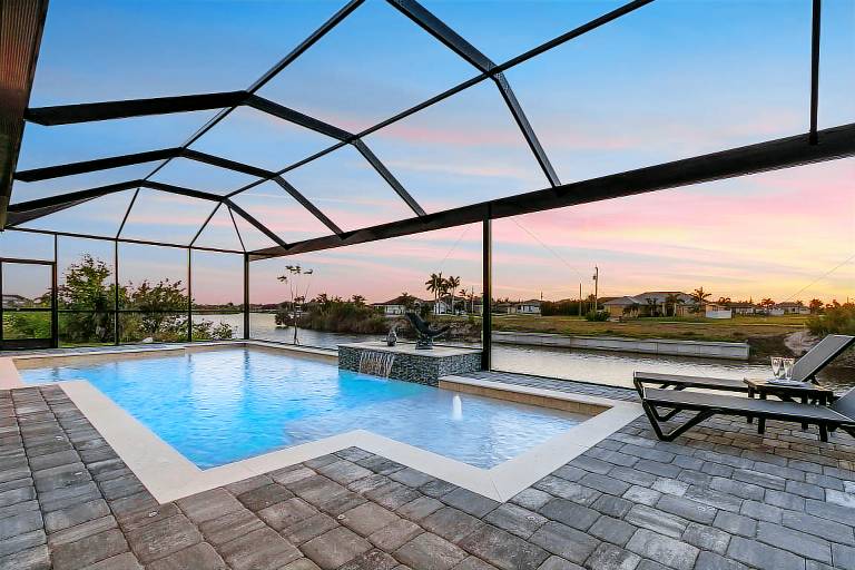 Gulf Access, Heated Saltwater Pool, Kayaks - Villa Sunset Lagoon in Cape Coral, FL
