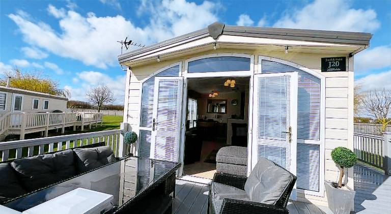 Millfields Holiday Park - The Balmoral - Coastal Caravan Breaks — photo 3