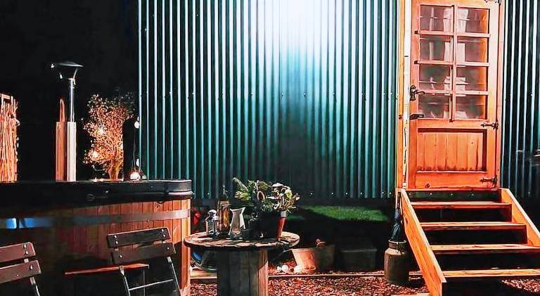 The Hide at Manton Bay- Glamping — photo 3