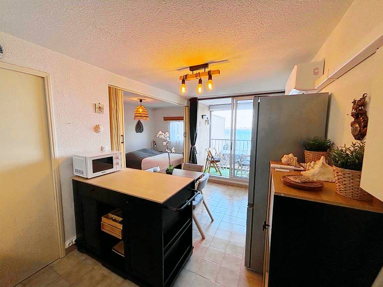 Studio with 1 room for 3 persons — photo 4