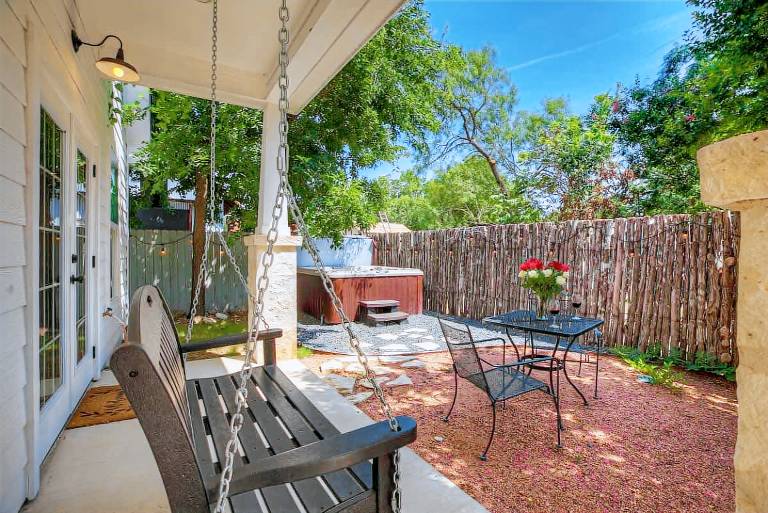 House with jacuzzi — photo 4