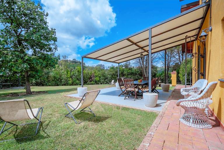 Villa with BBQ, yard & private pool — photo 2