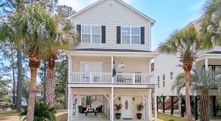 Vacation home | Next to the beach | Pets are welcome in Garden City, SC