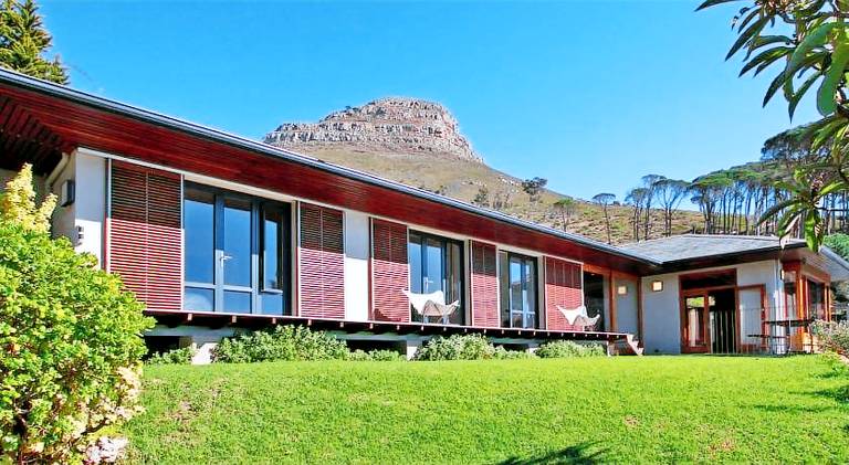 Villa with pool in Cape Town