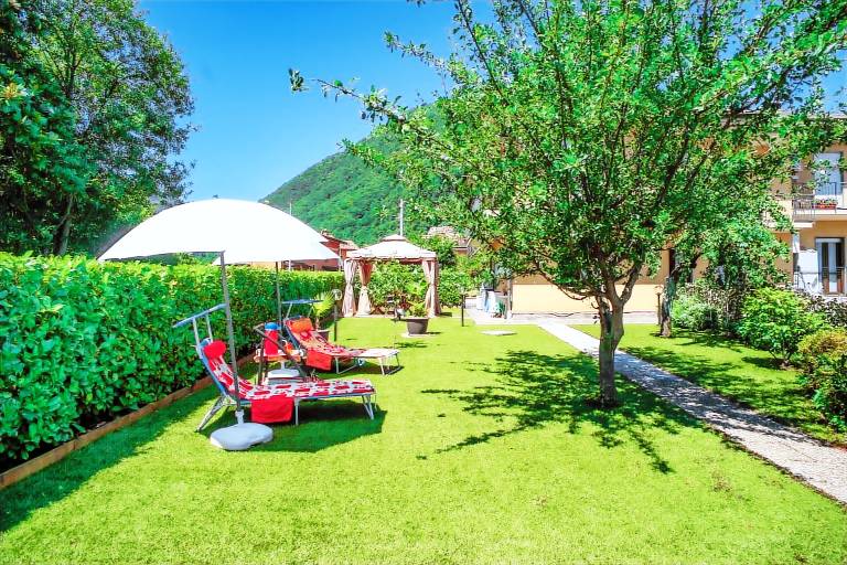Fully equipped wonderful holiday apartment with garden & barbeque | Mountain view | Good for workation | Pet-friendly — photo 4