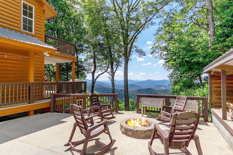 Lodge Spruce Pine