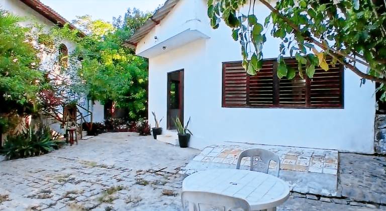 Lodge with terrace & yard — photo 5