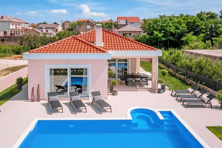 Villa with patio, private pool & yard — photo 5