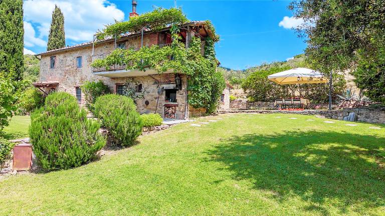 Vacation home with BBQ, private pool & garden | Suitable for remote work — photo 2