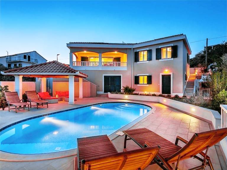 House with terrace, grill & yard — photo 2