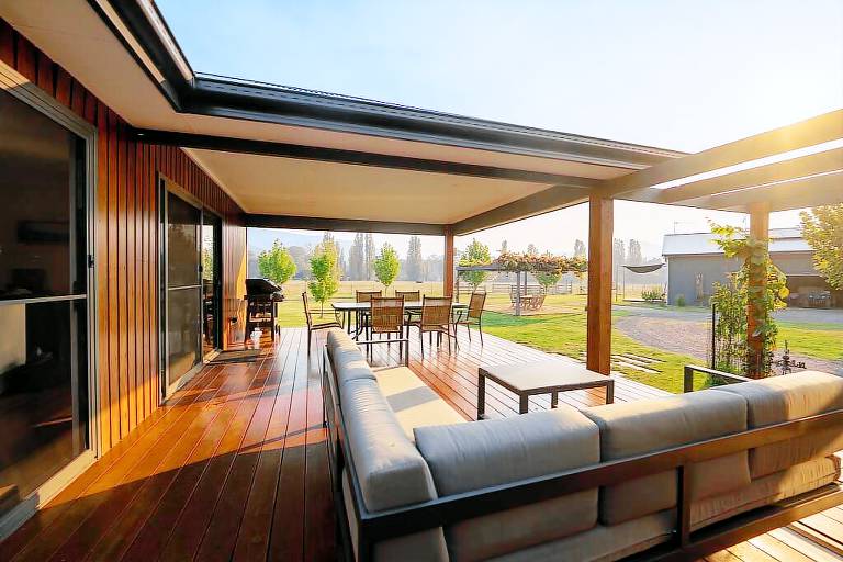 House Goughs Bay