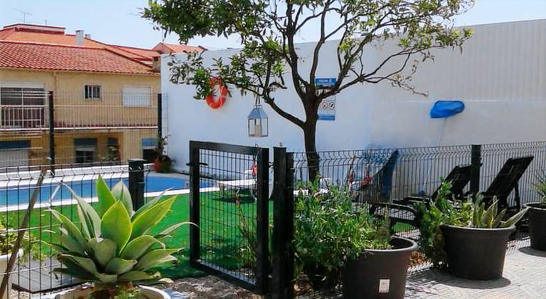 Holiday apartment with pool — photo 5