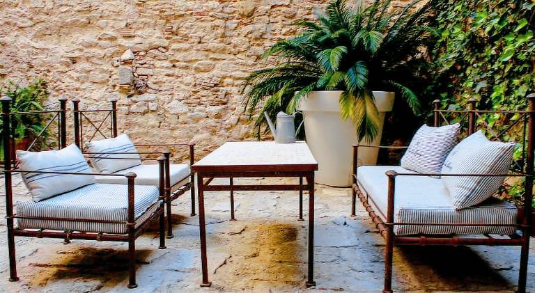 Serviced apartment with terrace, hot tub & garden | Near Girona Cathedral | Good for workation | Pets are welcome — photo 2