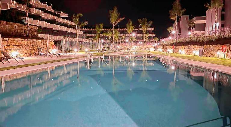 Holiday apartment with hot tub & pool — photo 5