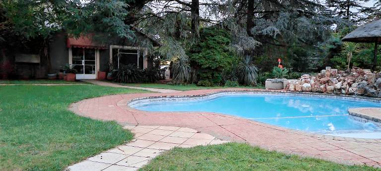 SILKEN TRAP GUEST HOUSE