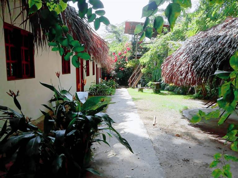 Apartment with garden — photo 2