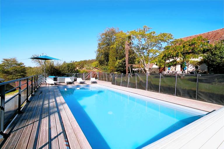 House with pool, fast internet & grill | Garden view | Good for workation — photo 3