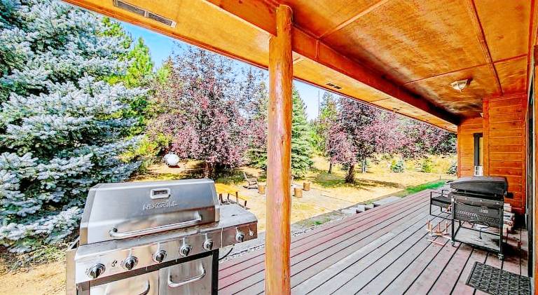 Vacation home with hot tub — photo 4