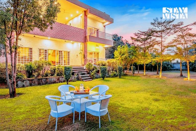 2508 m&sup2; Villa