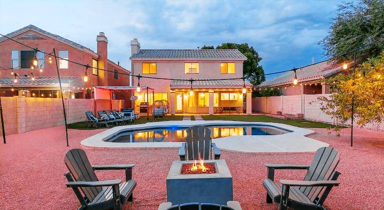 House with pool — photo 4